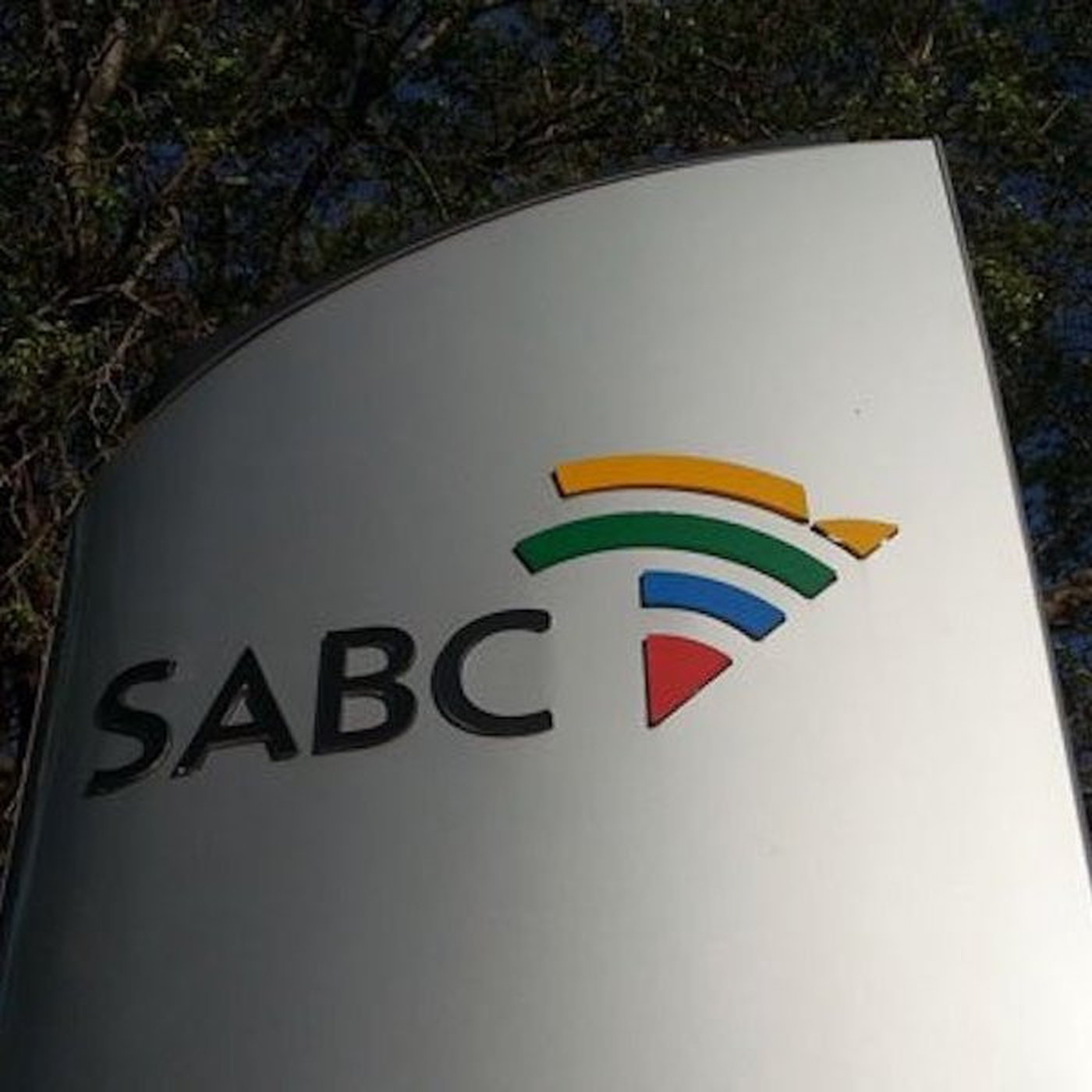 SABC's 3-month cover; Comair gets SAA boost; Rand breaks 14; Glencore wants Rio's aluminium; more SARB fire dousing episode artwork