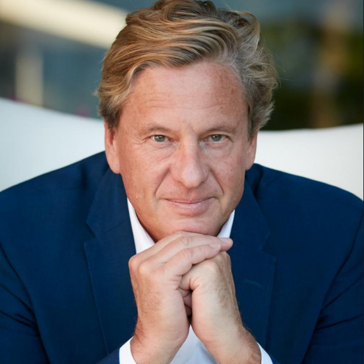 The Alec Hogg Show - Brutally honest Rob Hersov on the Ruperts, coming home - and unseating the ANC. Ep 9