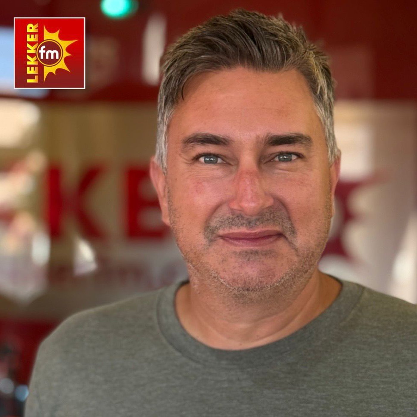 Anton Olwage gesels met Pieter Smith oor sy nuwe enkelsnit Die Ossewa 04-02-26 episode artwork