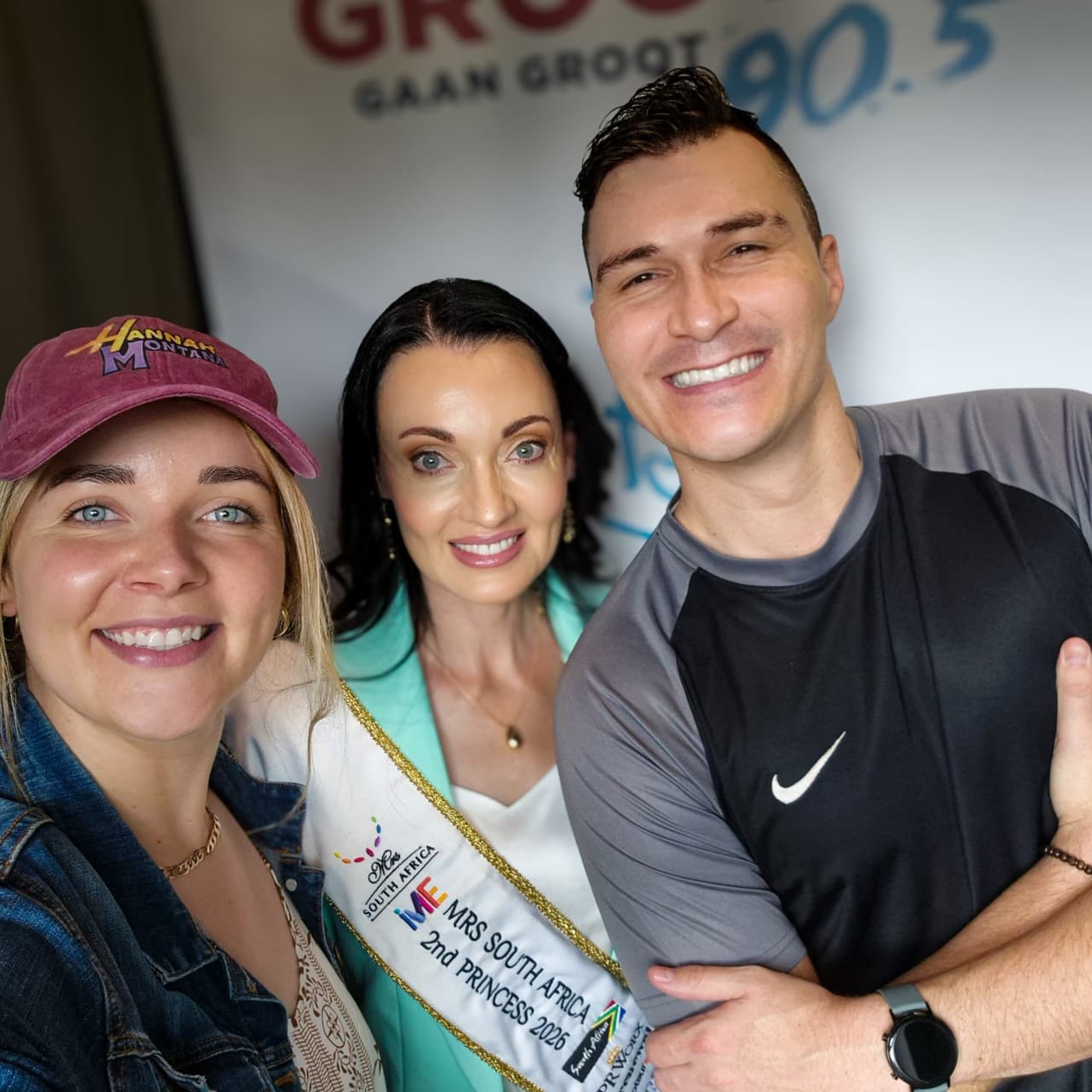 Route326: Talitha Oosthuizen - Mevrou SA Tweede Prinses sluit '16 Days' af episode artwork