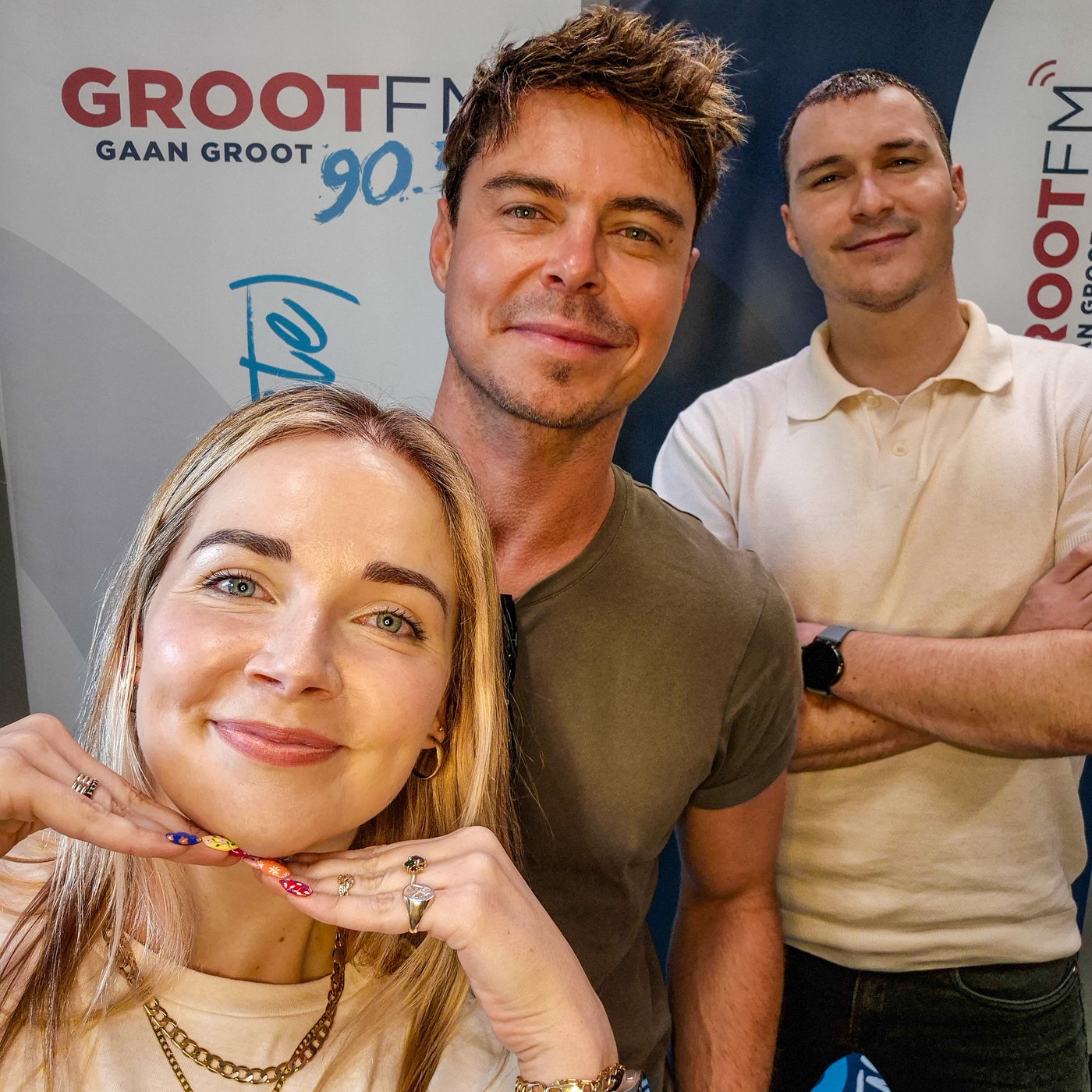 Route326 met Francois en Anelma