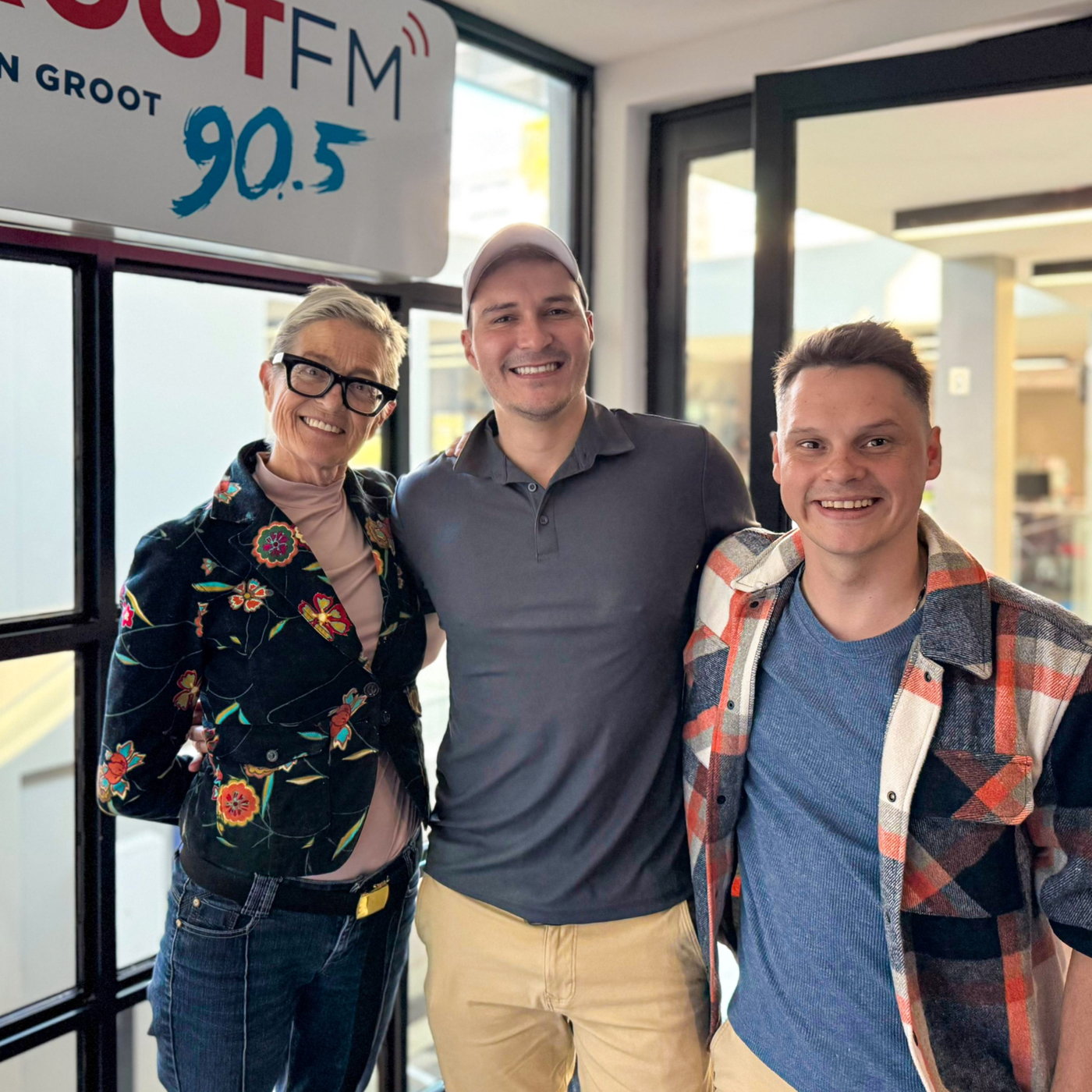 Route326: Elzabé Zietsman en Luan Jacobs oor Mevrou Fourie en Kie op kykNET episode artwork