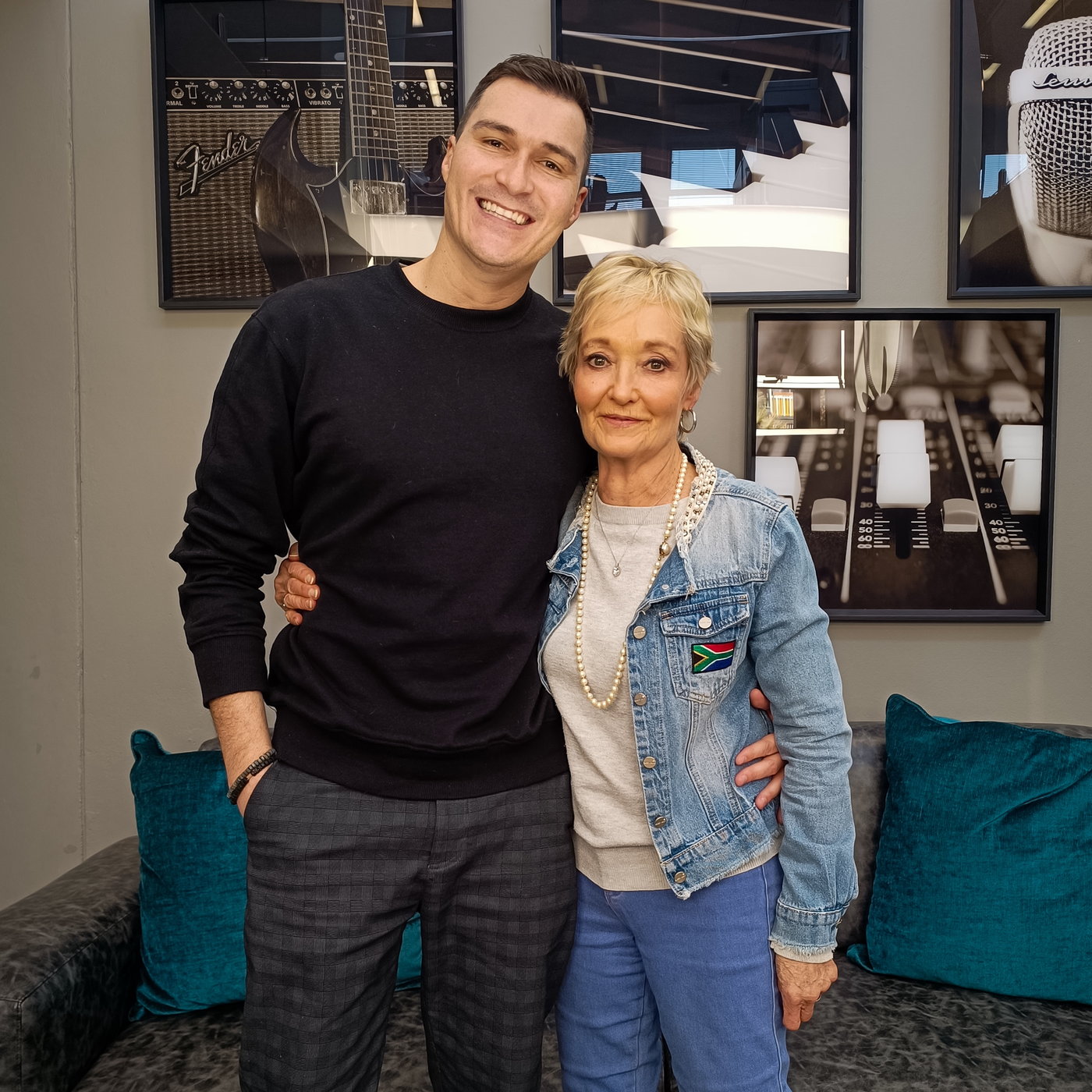 Gister Se Grotes: Sonja Herholdt is 'Tydloos' op Vrouedag episode artwork