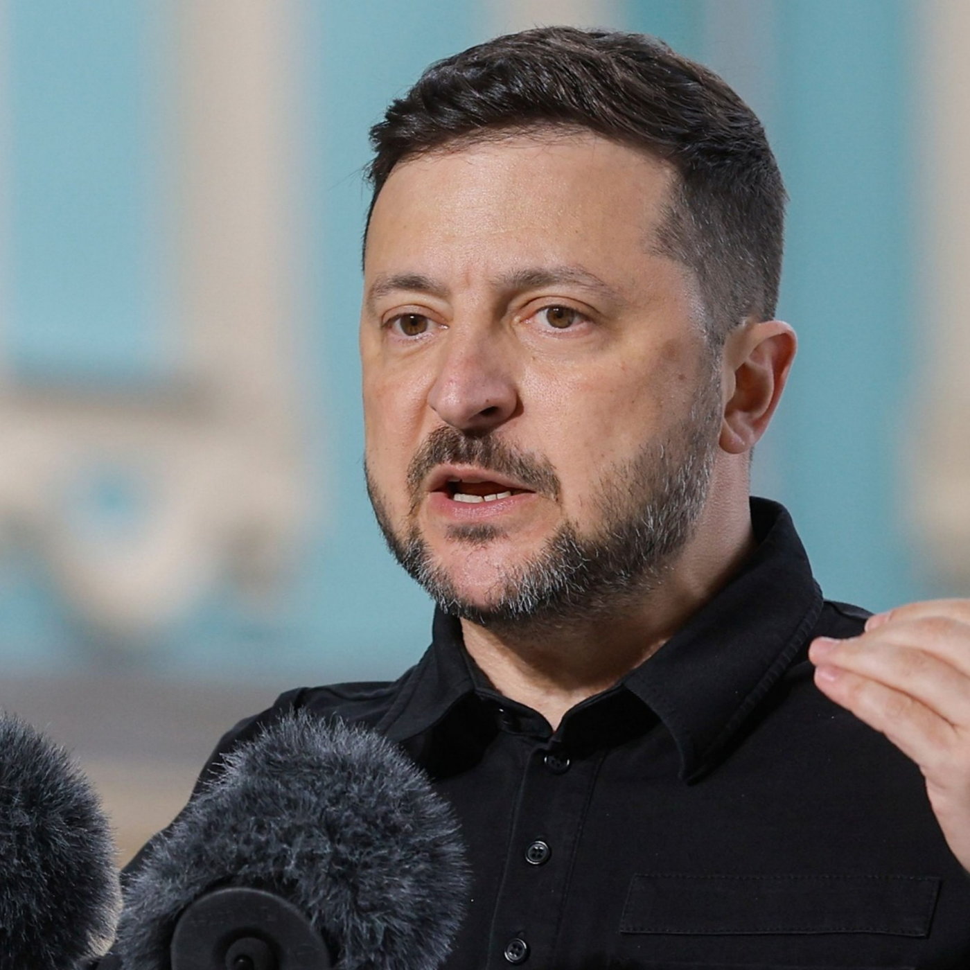 Zelensky proposes face-to-face meeting with Putin episode artwork