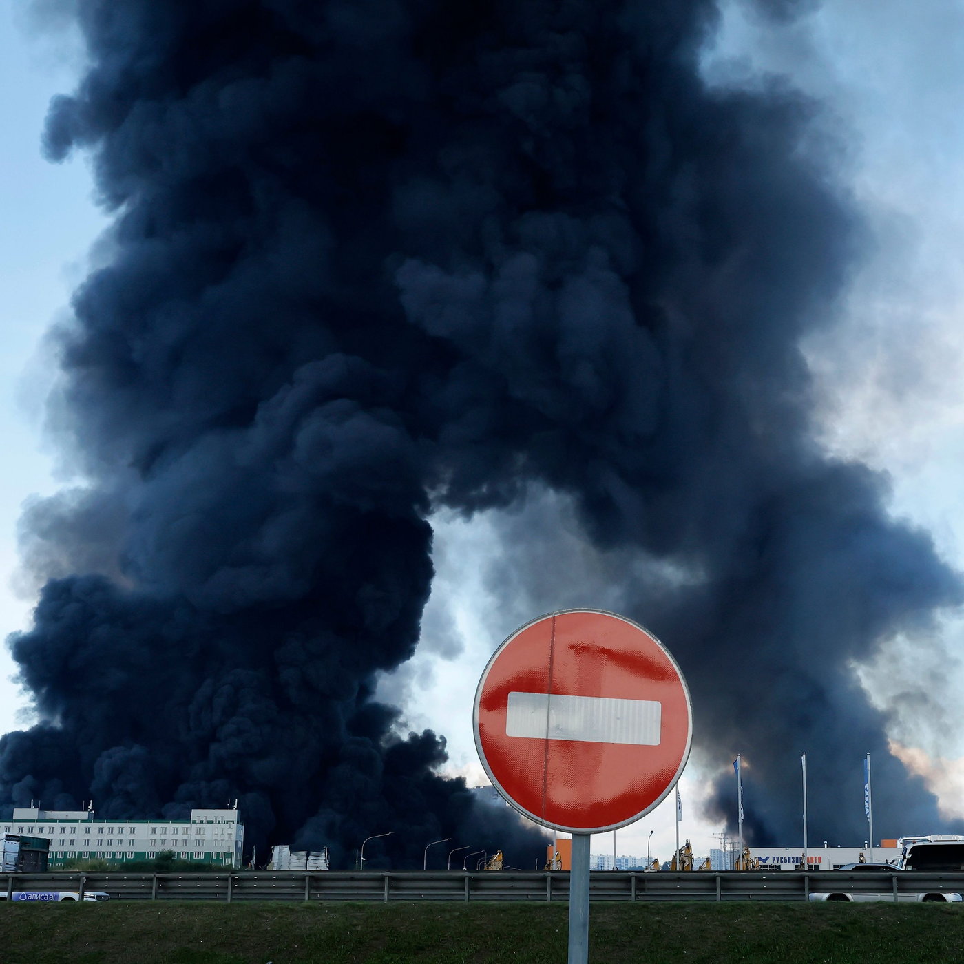 Ukraine takes aim at Russia's economy episode artwork