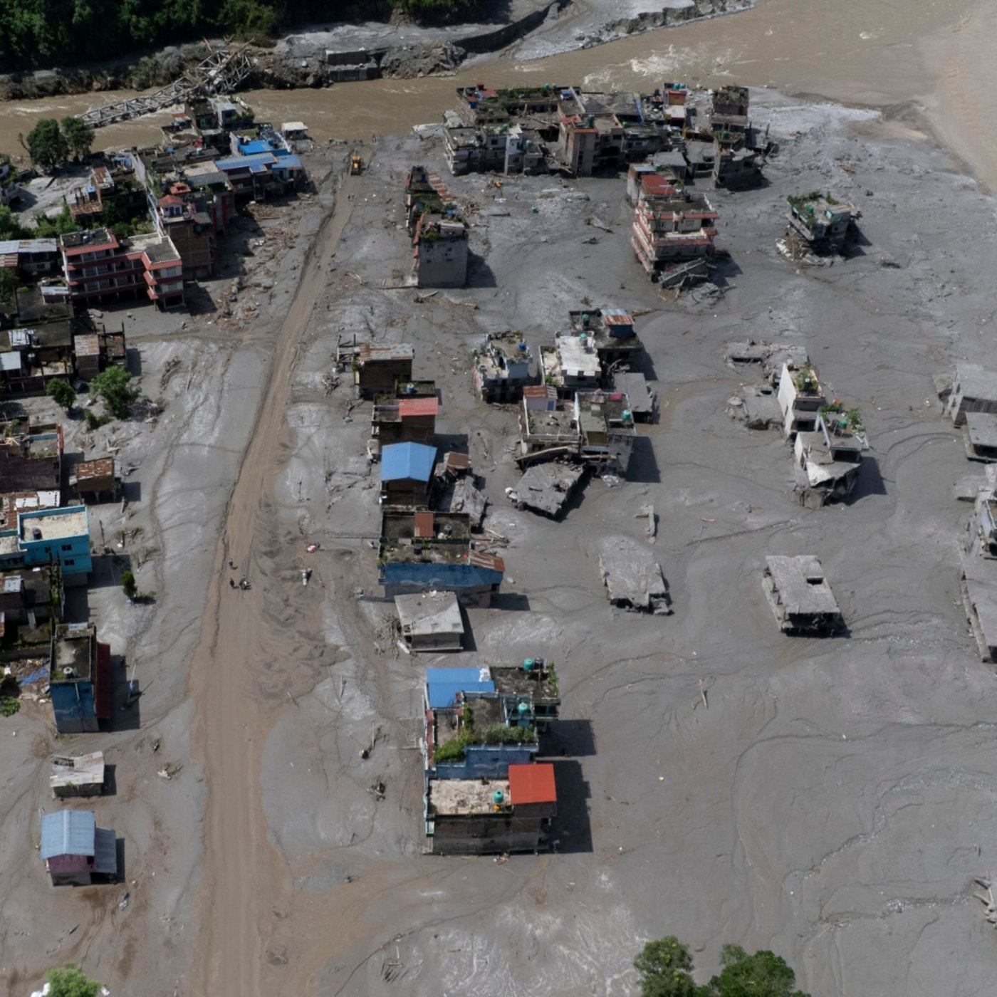 Fears of more mudslides in Nepal as death toll mounts episode artwork